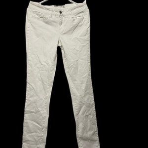YUMMIE. WOMEN  JEAN  WHITE  SIZE 29  5 POCKETS  PRE-OWNED